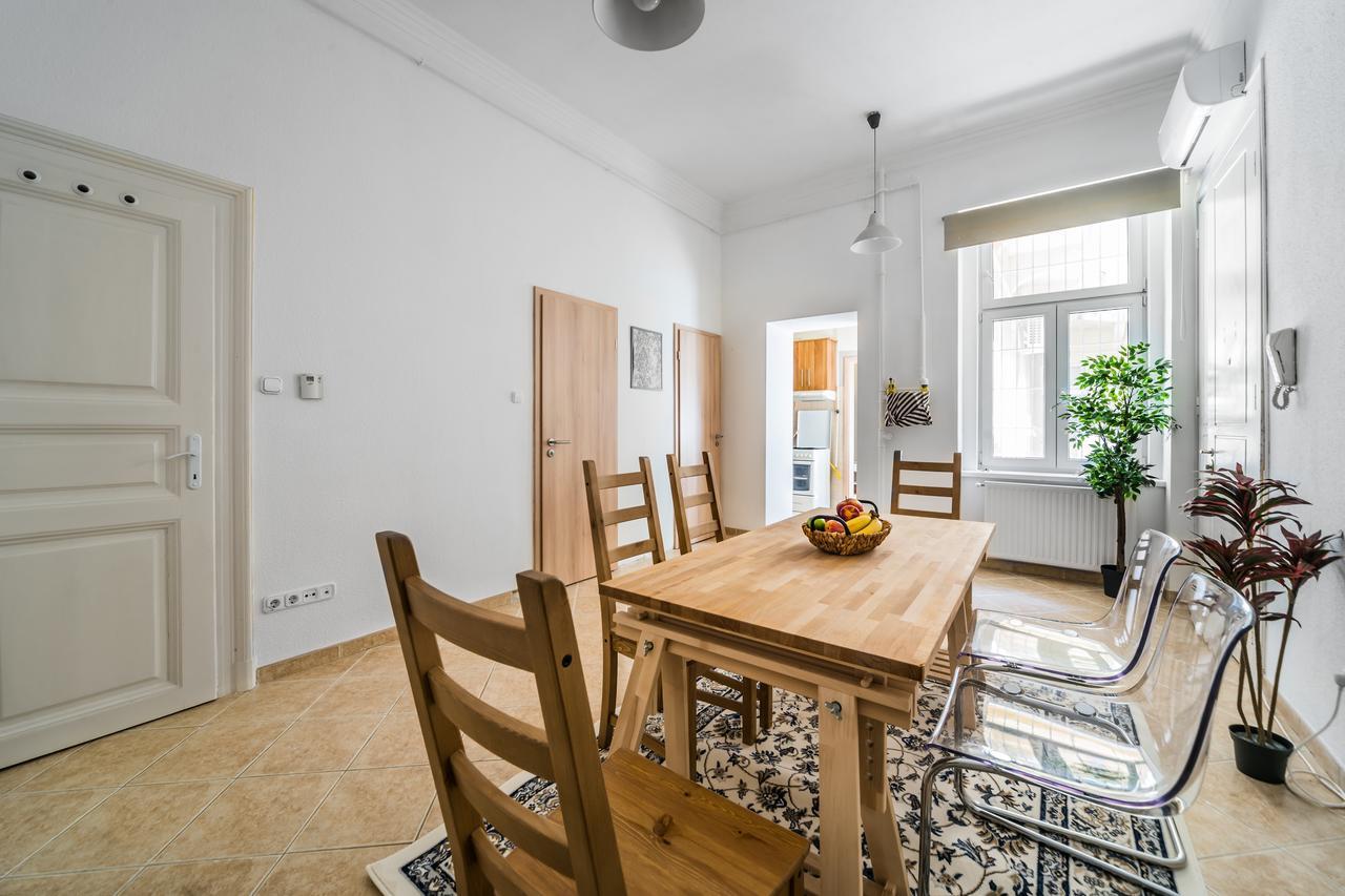 Nyar 3 Bedroom Centre Entire Home บูดาเปสต์ ภายนอก รูปภาพ